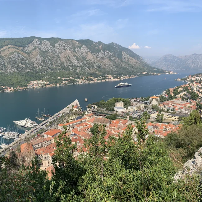 Montenegro (Fiordo de Kotor)