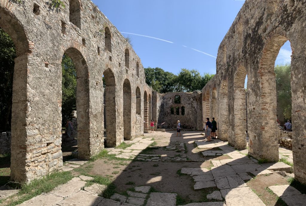 9 Basílica (S. VI)