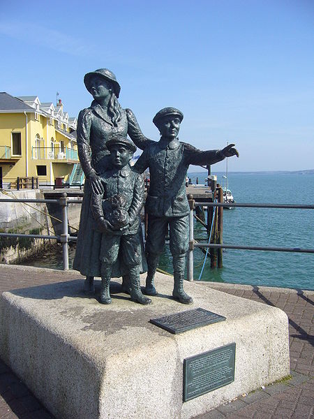 24 Annie Moore-Cobh-Irlanda
