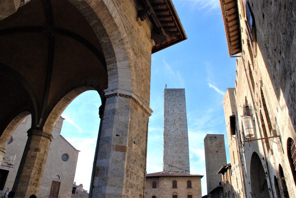 10 Plaza-S Gimignano-Italia