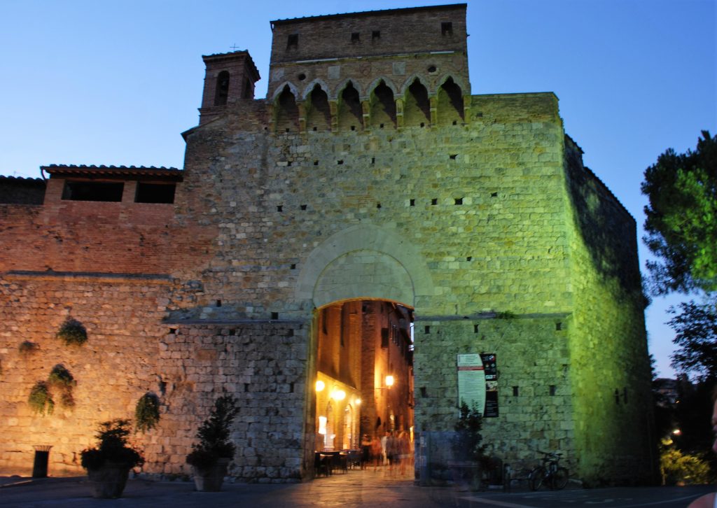 11 Porta S. Giovanni-S. Gimignano -Italia