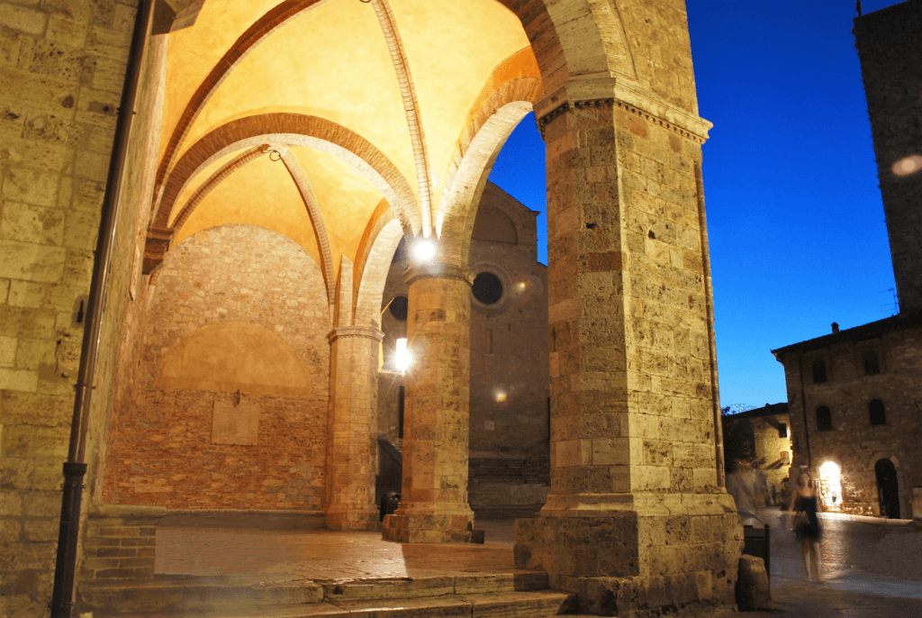 16 Plaza-SGimignano-Italia