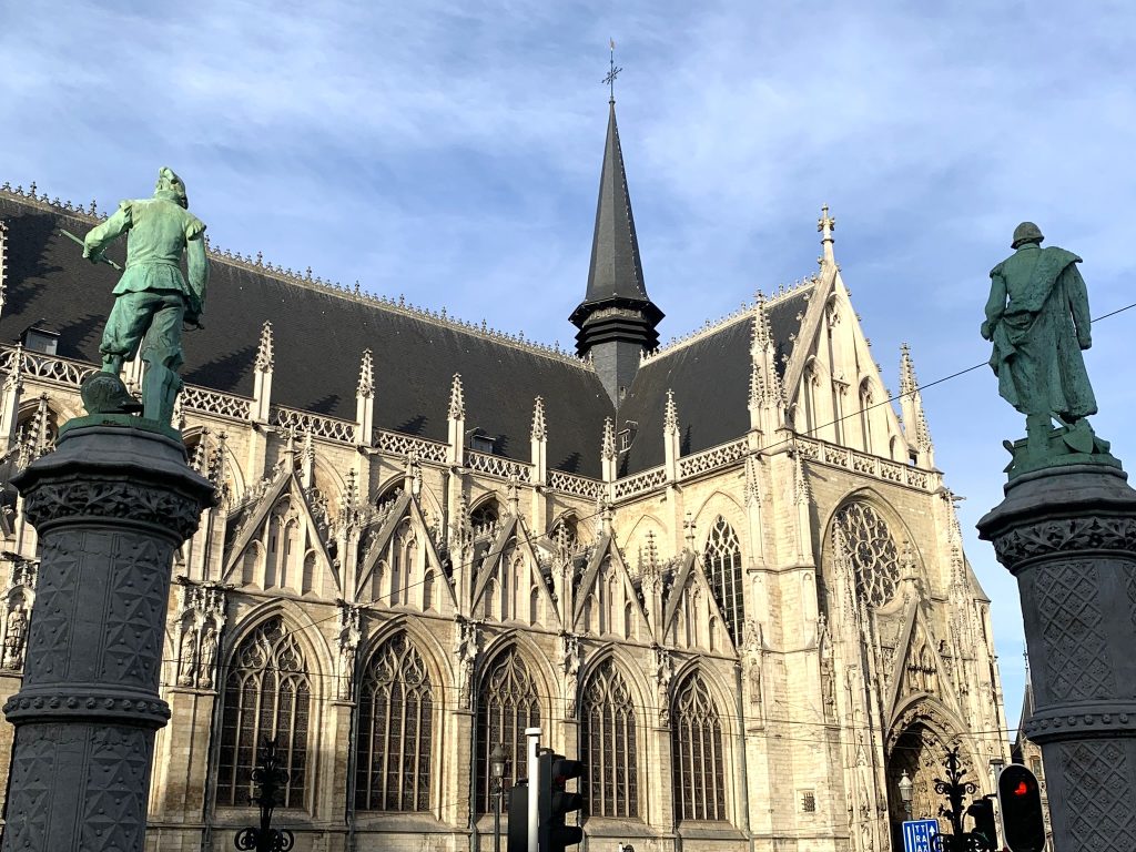 6 Notre Dame du Sablon-Bruselas-Bélgica