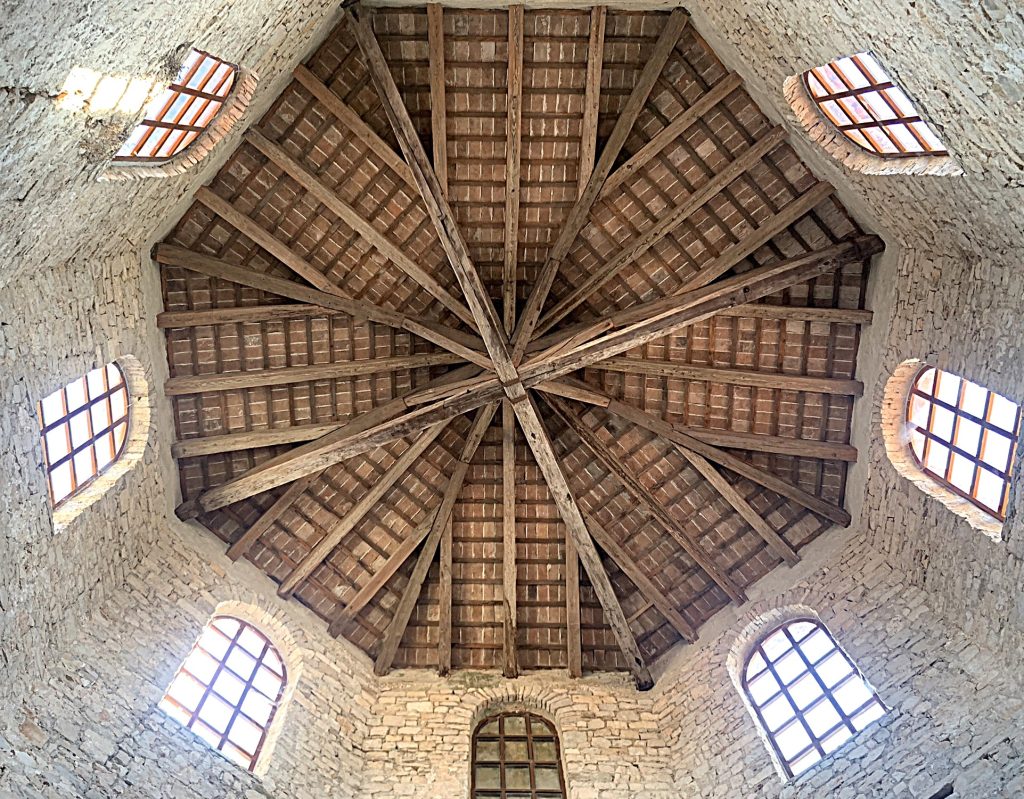 11 Artesonado-Basílica-Porec-Croacia