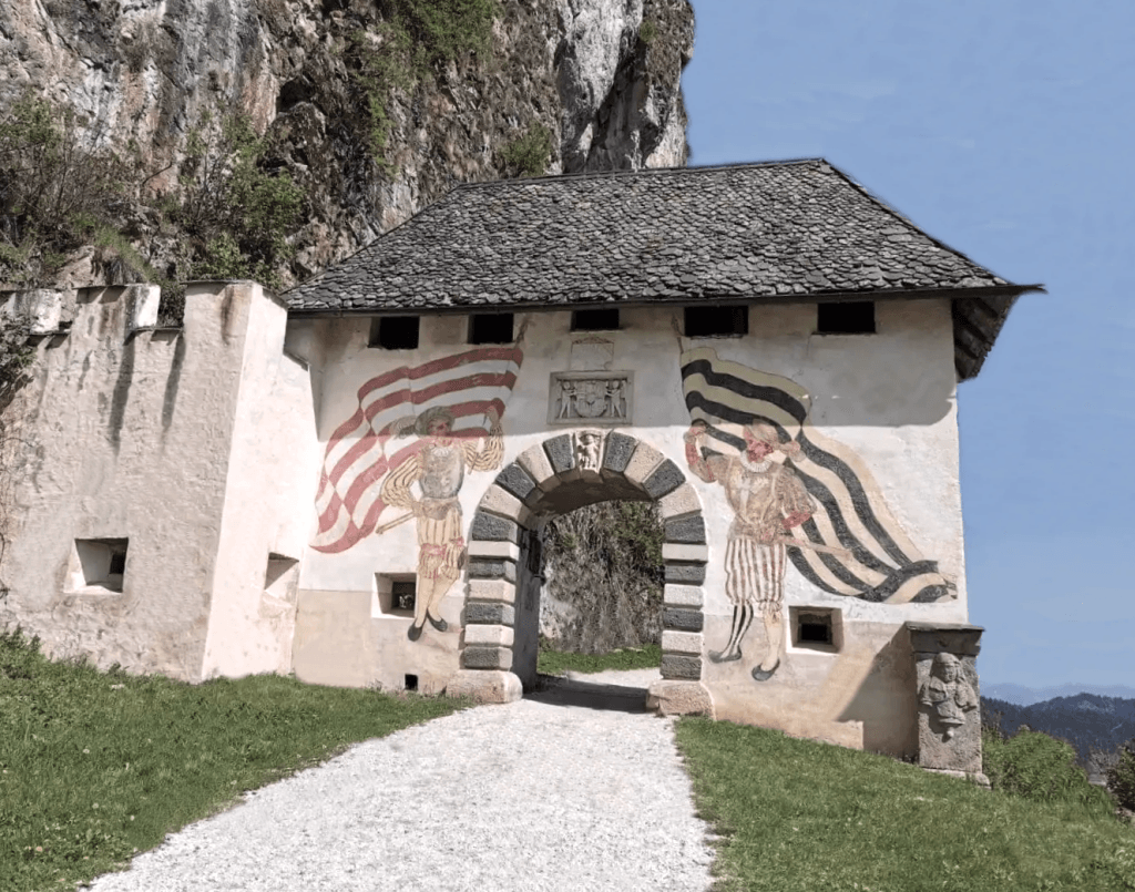 14 Puerta-Hochosterwitz-Austria