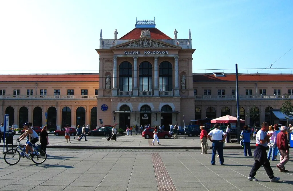 17 Estación Central-Zagreb-Croacia