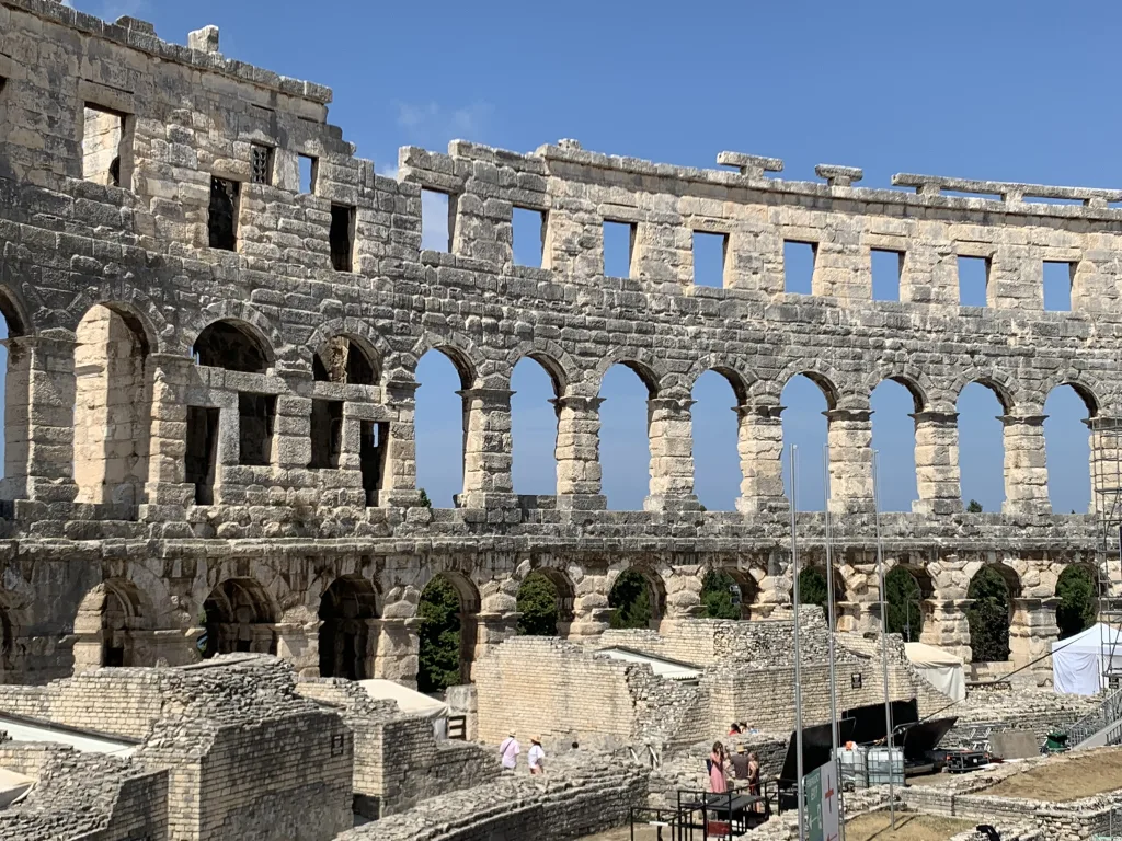 17 Pula-Rovinj-Croacia