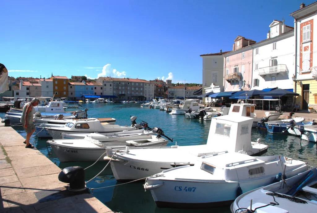4 Puerto de Cres.-Croacia