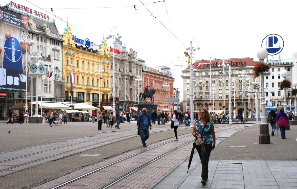 6 Plaza Ban Jelačić-Zagreb-Croacia