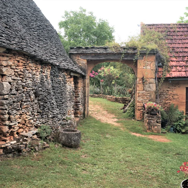 Añadir entrada Icono del sitio Template Library Editar con Elementor Cabanes de Breuil-Roque Saint Christophe- Museo Prehistoria · Entrada Ctrl+K Guardar como borrador Publicar Cabanes de Breuil-Roque Saint Christophe- Museo Prehistoria Teclea / para elegir un bloque SubirBajarAlternar panel: Yoast SEO Premium SEO Legibilidad Schema Social Frase clave objetivoAyuda para elegir la frase clave objetivo perfecta(Se abre en una nueva pestaña del navegador) Obtener frases clave relacionadas(Se abre en una nueva pestaña del navegador) Apariencia en el buscador Determina cómo debería verse tu entrada en los resultados de búsqueda. Previsualizar como: Resultado móvilResultado en escritorio Vista previa de la URL: El Viajero del Sur www.elviajerodelsur.com Vista previa del título SEO: Cabanes de Breuil-Roque Saint Christophe- Museo Prehistoria - El ... Vista previa de la meta description: Nov 23, 2025 － Por favor, introduce una meta description editando el snippet de abajo. Si no lo haces Google intentará encontrar una parte relevante de tu contenido para mostrarla en los resultados de búsqueda. Título SEO Generar título SEO Insertar variable Título Página Separador Título del sitio Slug borrador-automatico Meta description Generar meta descripción Insertar variable Análisis SEO PremiumIntroduce una frase clave objetivo para calcular la puntuación SEO Añadir frase clave relacionada Rastrear el rendimiento SEO Content blocks Nuevo Sugerencias de enlaces internos Contenido esencial 0A Cabanes de Breuil-Perigord-Francia